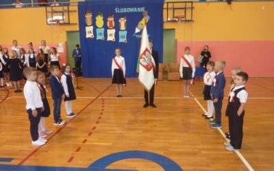 Ślubowanie uczniów klas pierwszych