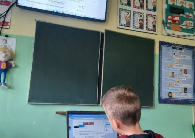 klasa 1B - oglądamy planety w Internecie