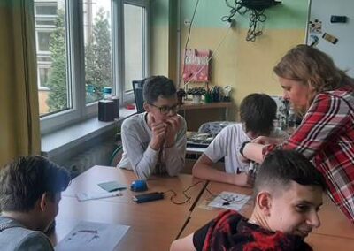 W związku z Światowym Dniem Wody w klasie 7 b odbyła się ciekawa lekcja – połączenie biologii i geografii.