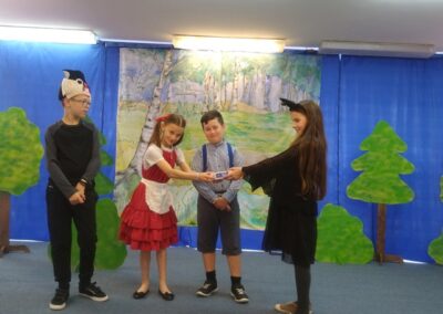 Jaś i Małgosia przedstawienie w wykonaniu uczniów klasy 3d