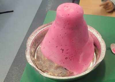 eksperymenty w klasie 1a wulkan