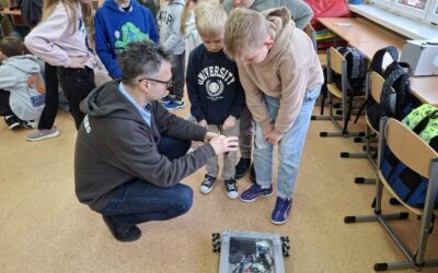 Zajęcia z&nbsp;robotyki w&nbsp;kl. 1b i&nbsp;3b