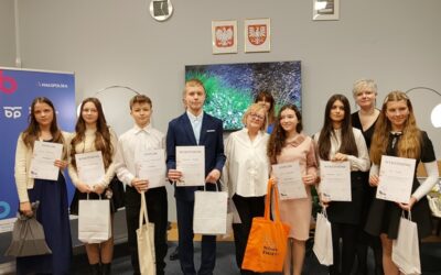 Sukces w&nbsp;konkursie recytatorskim poezji księdza Jana Twardowskiego