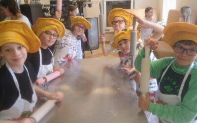Pyszna przygoda klas 2d i 3d w pizzerii Pietro Party! 🍕🎉